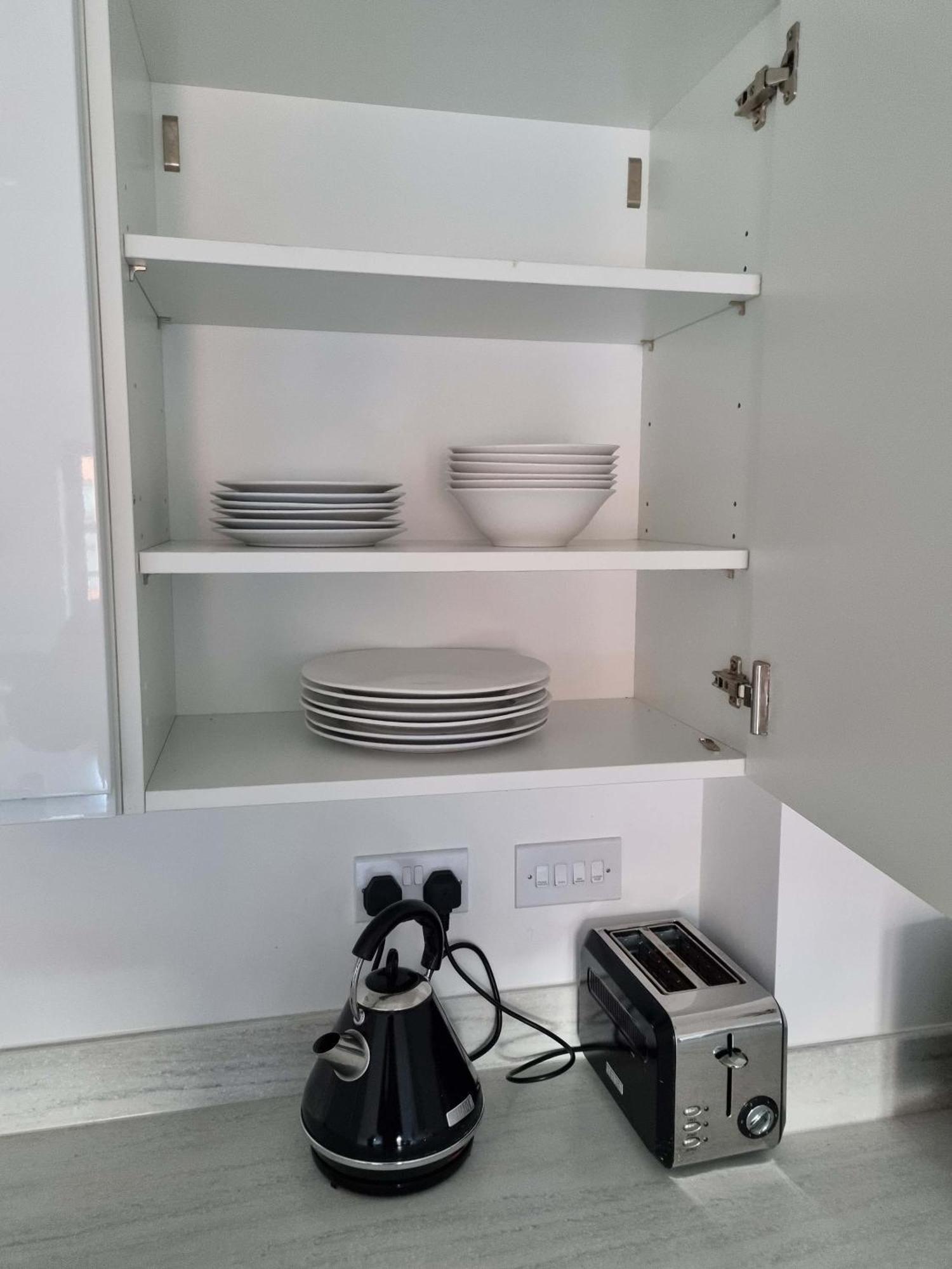 Apartment Luxe Two Bedroom Flat In With Free Wifi *
