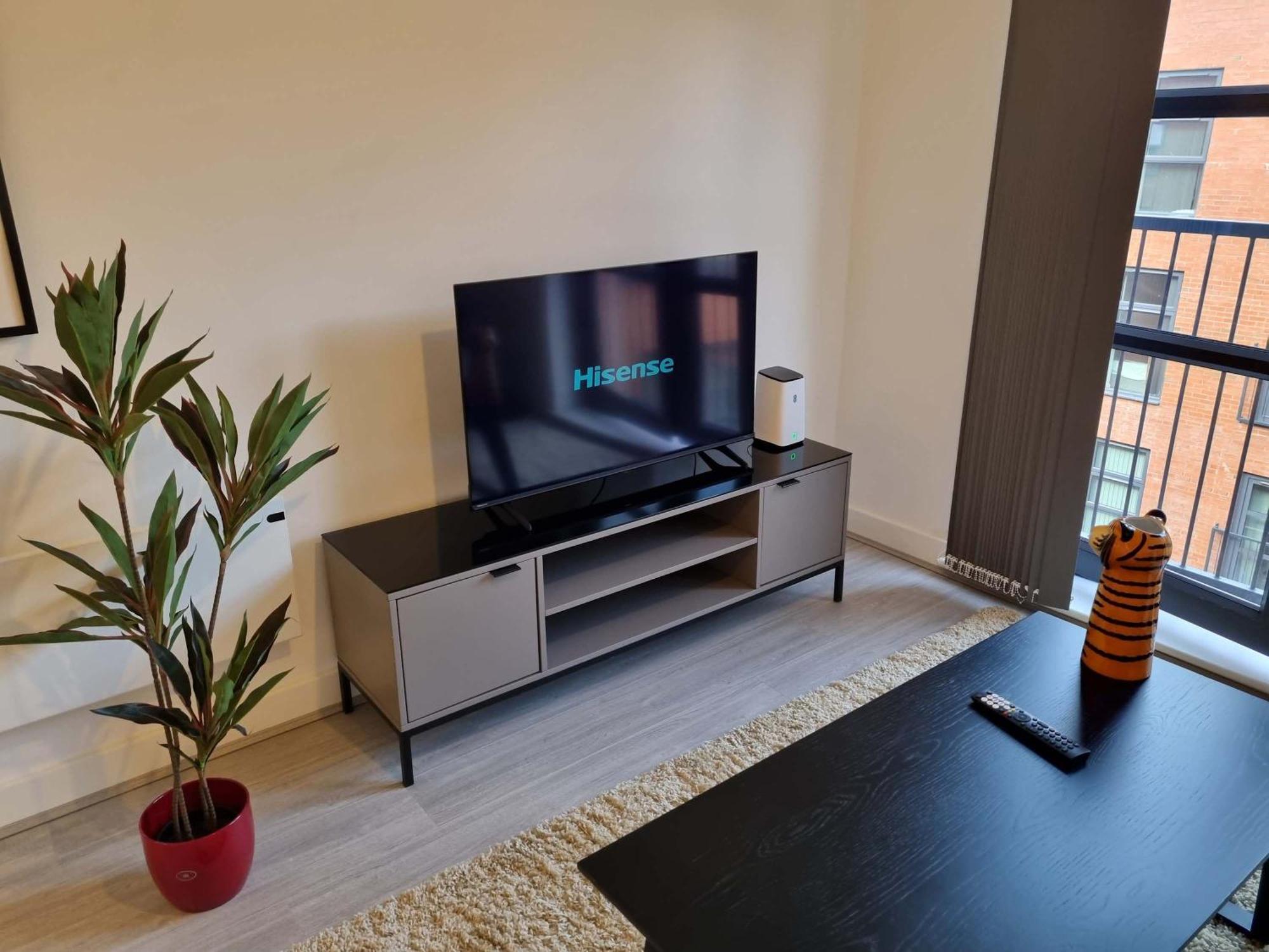 Luxe Two Bedroom Flat In With Free Wifi * Birmingham